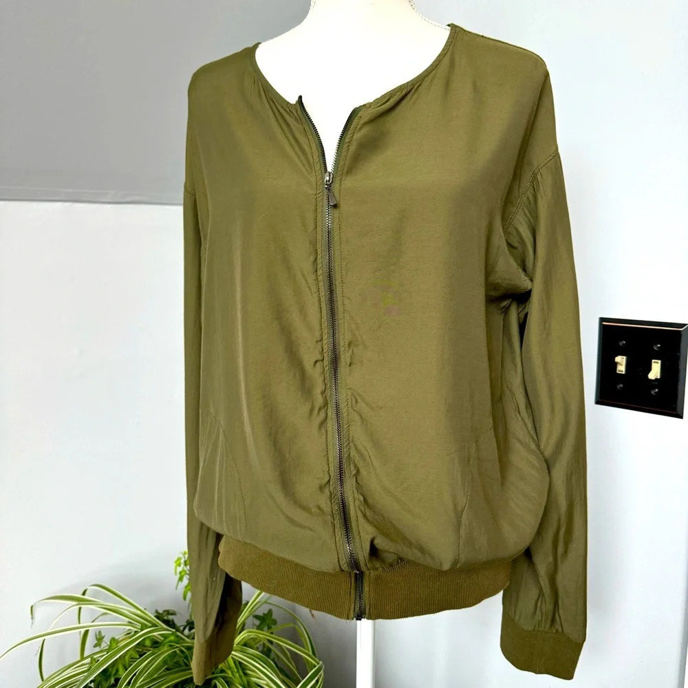 BURU Lightweight Collarless Jacket Olive size Medium